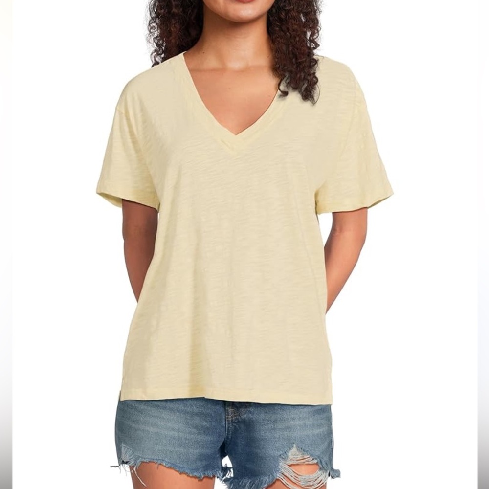 Banana Republic Light Yellow V-Neck Malibu Tee Shirt Size Medium GUC
